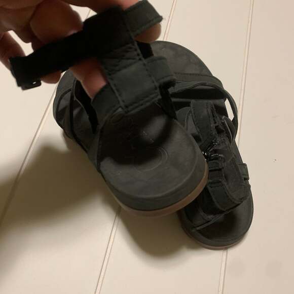 ECCO Flowt Strappy Sport Sandals in Black Leather, Women's Size 6 - Picture 3 of 5